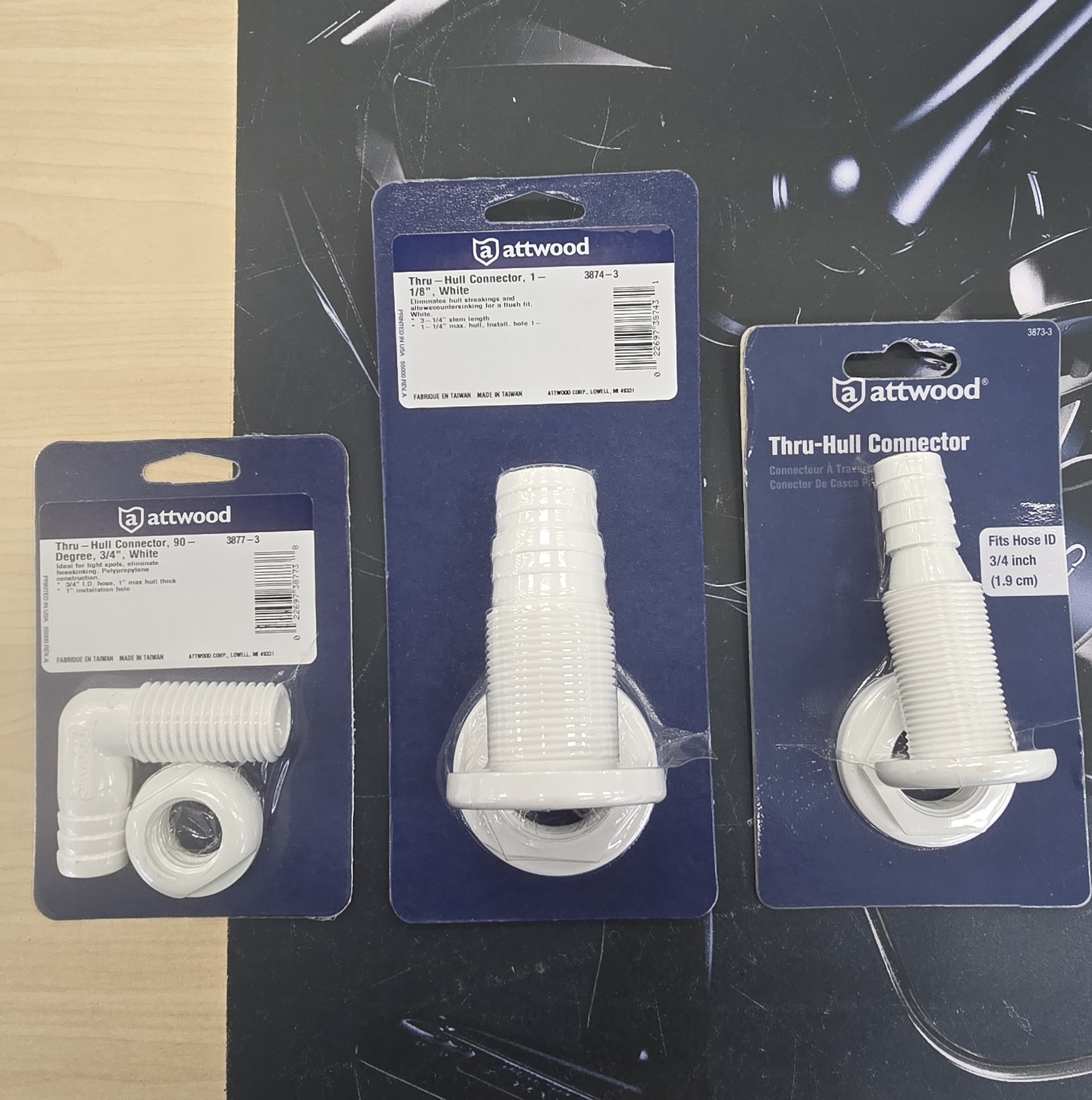 THRU - HULL CONNECTOR 1 - 1/8 WHITE